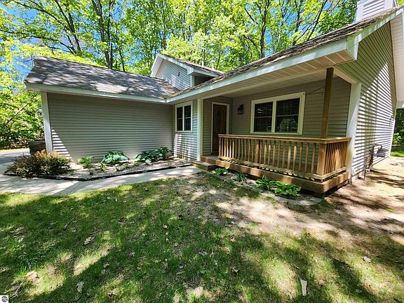 3rd image of 10936 Dylan Dr #15
