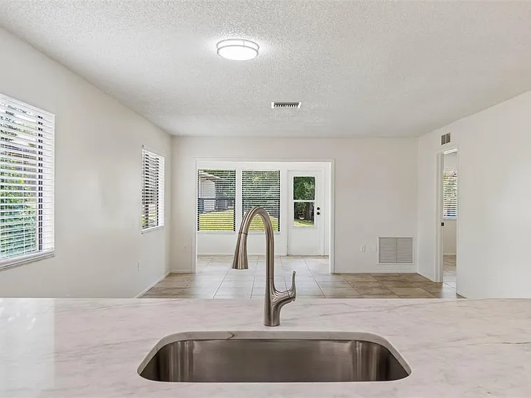 2945 Grovewood Blvd #A — Photo 16