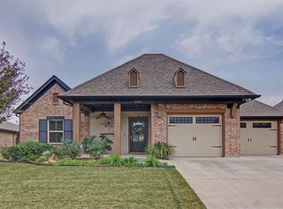 509 Magnolia Pkwy, Benbrook, TX 76126