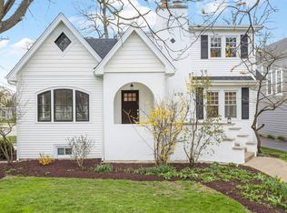 479 Carleton Ave, Glen Ellyn, IL