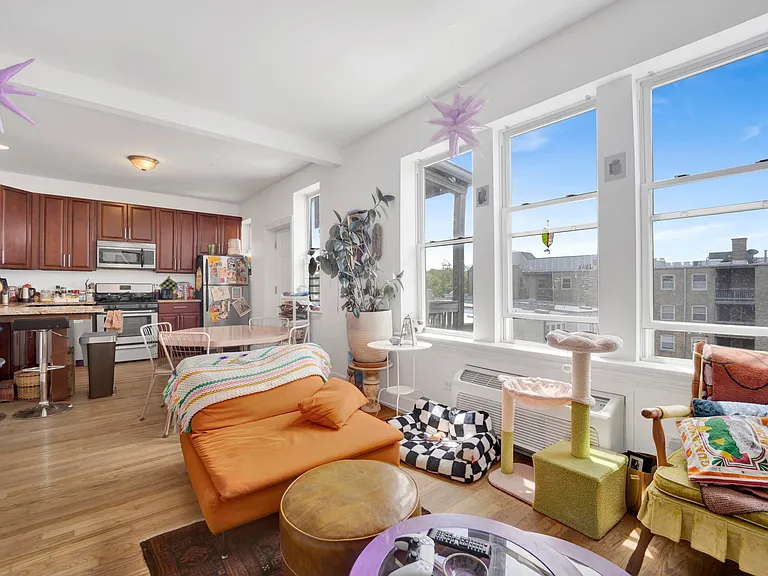 3809 W Altgeld St #2W — Photo 3
