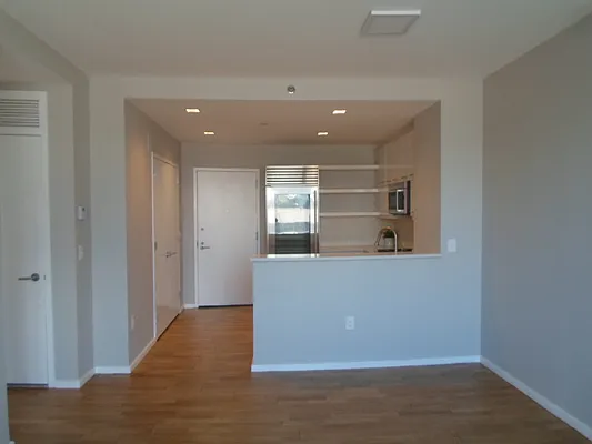 Sold by Manhattan Network Inc. | media 9