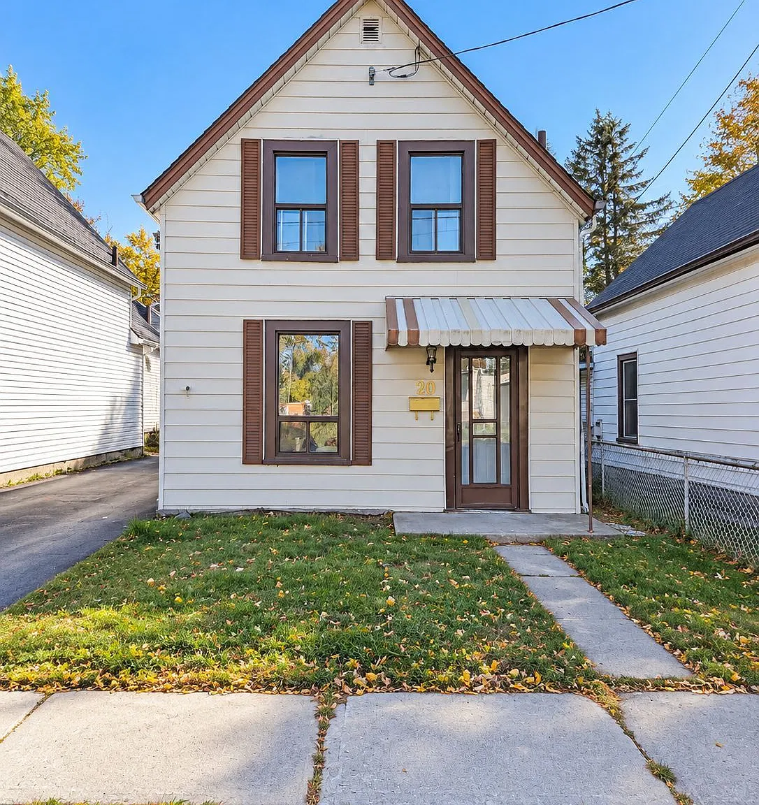3 bed, $2,300 — Photo 1
