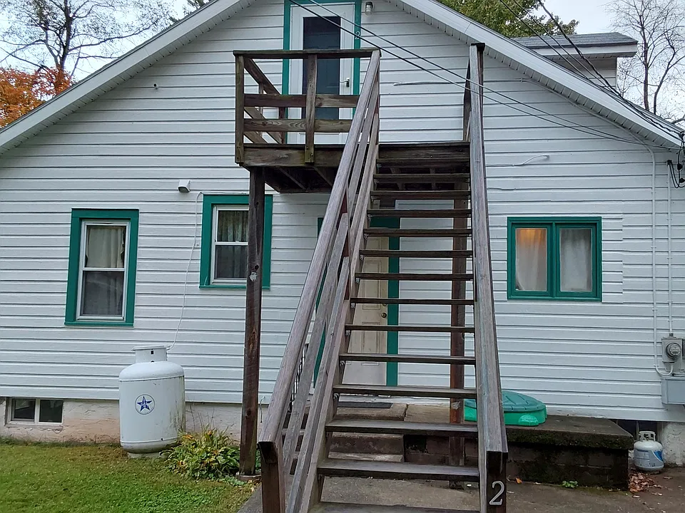 197 W Saugerties Rd #1