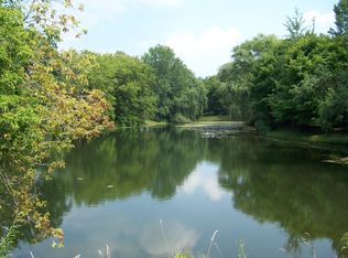 5542 Schultz Rd, Harvard, IL 60033