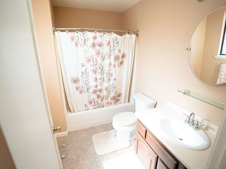 1550 Chabot Ct — Photo 26
