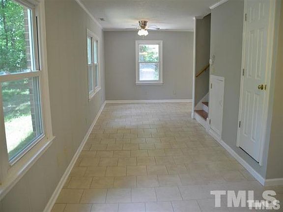4th image of 238 Torain St