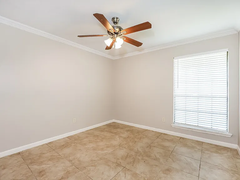 3400 Meadowmoor St — Photo 12