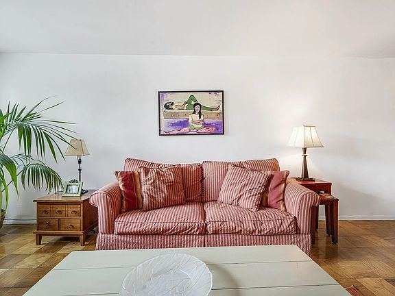 2nd image of 40 Clinton St APT 8G