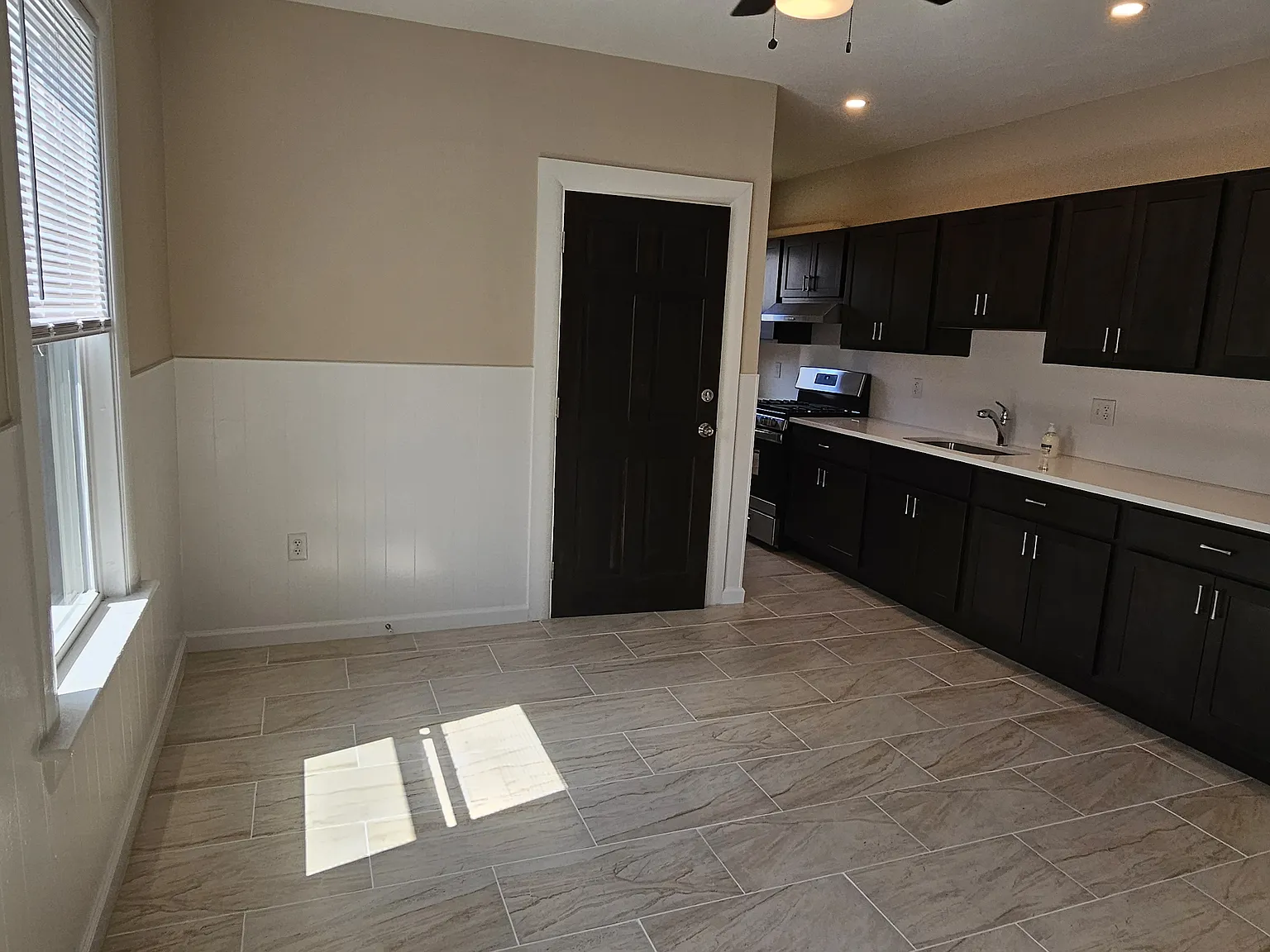 3 bed, 1200 sqft, $2,900 — Photo 1