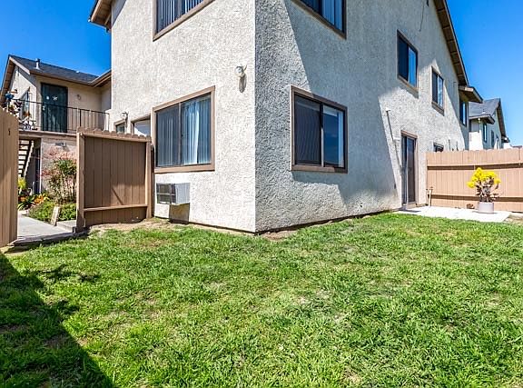 Private enclosed yard