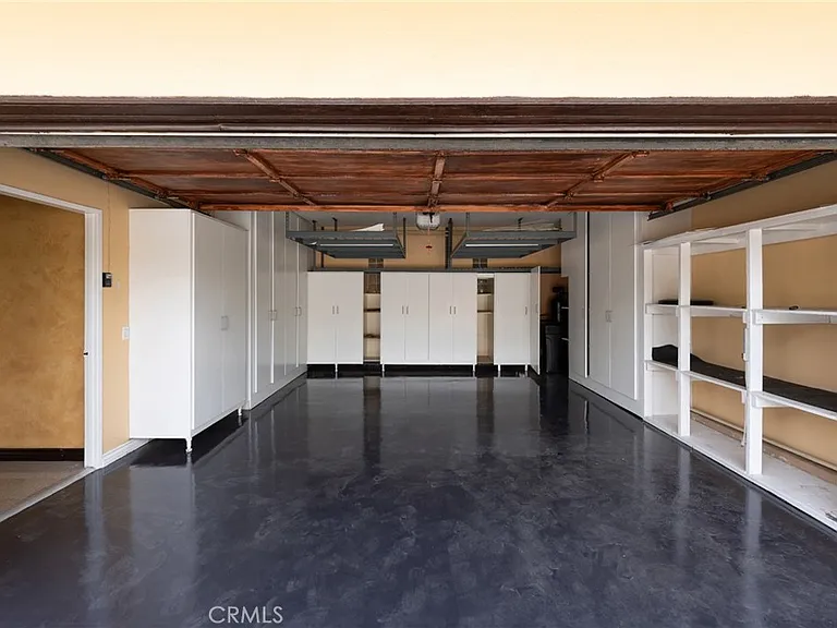 5562 Highland Ave — Photo 41