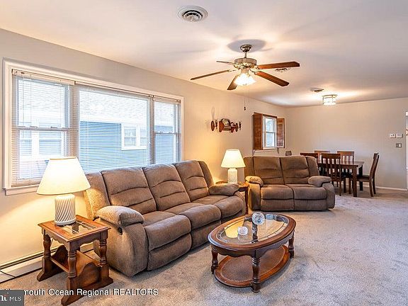 5th image of 28 Mount Matterhorn Ln