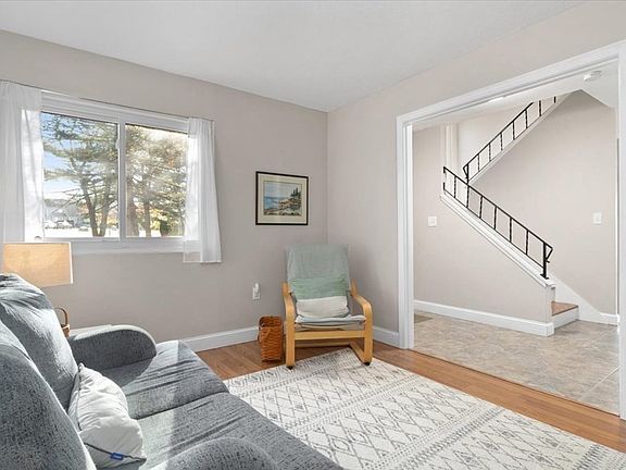 4th image of 20 Cherrywood Dr