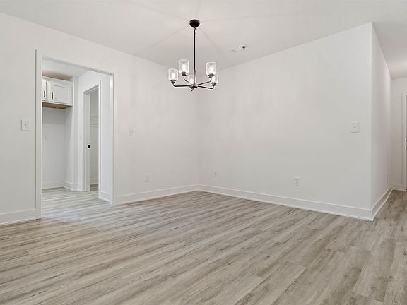 5th image of 2110 Turquoise Ln