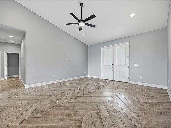 3rd image of 1027 CAMPBELL AVENUE