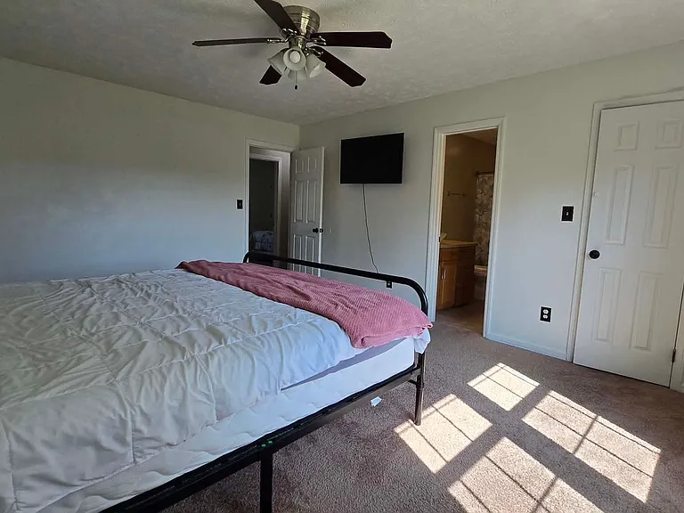 700 Rim Rd — Photo 28