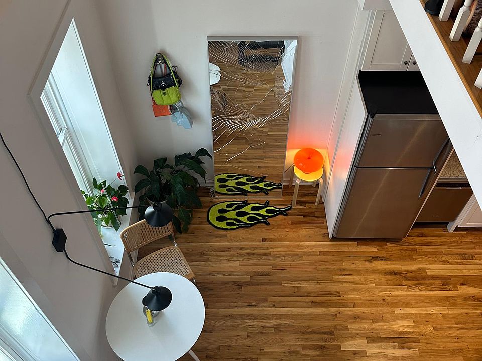 1st image of 1346 N Greenview Ave #2F