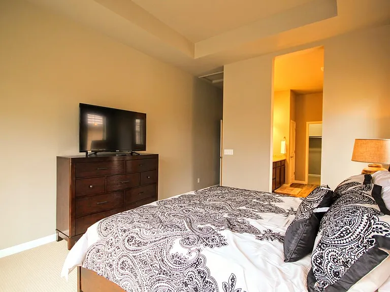 1401 Skyline Dr — Photo 72