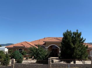 12171 Whitehaven St, Oak Hills, CA 92344