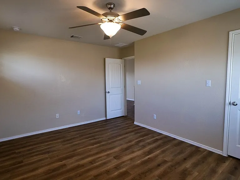 17208 Bridgefarmer Blvd — Photo 24