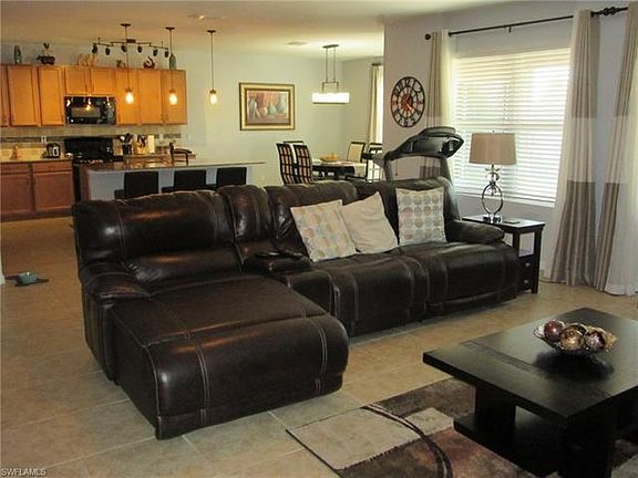 5th image of 4630 SW 16th Pl