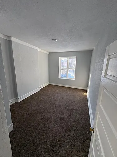 5846 Page Blvd Photo 1