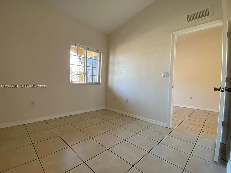 930 NE 34th Ave #202 — Photo 31