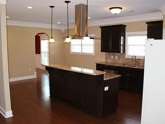 5th image of 5039 Valley Cove Dr SE