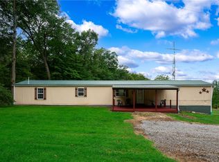 917 Old Mercer Rd, Mercer, PA 16137