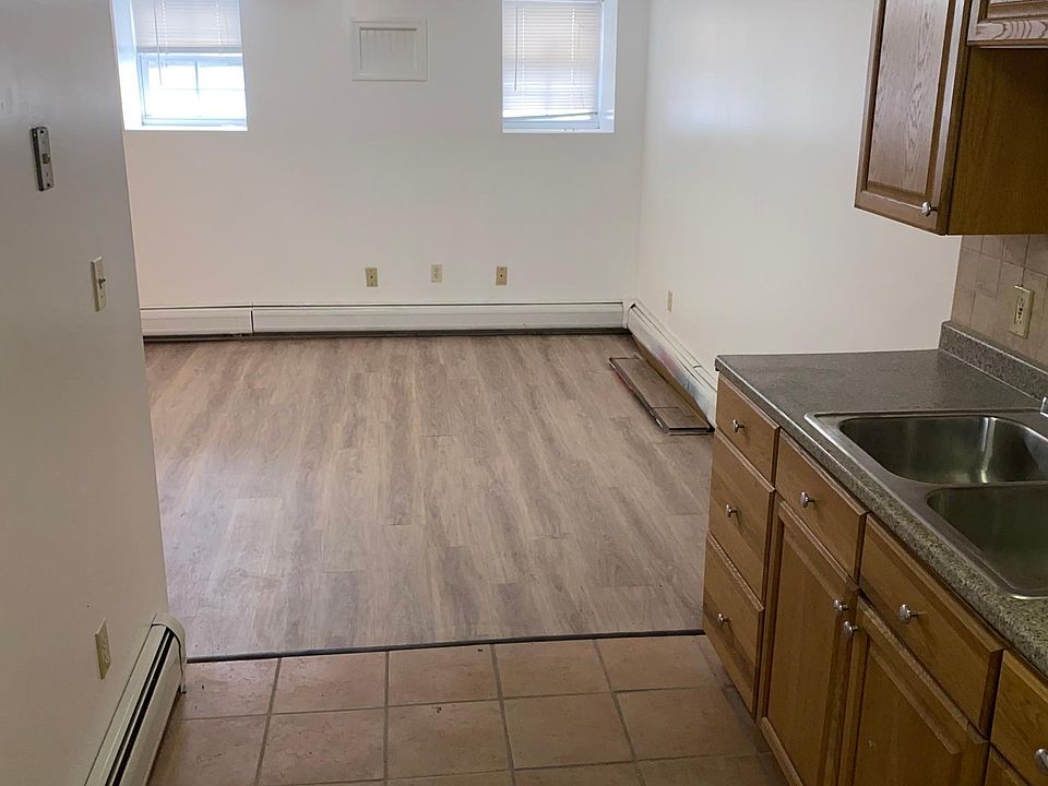1st image of 98 Morris St #Basement