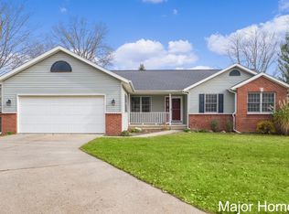 2174 Lamont Ct NW, Grand Rapids, MI