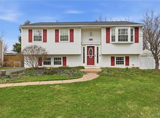 6963 Northview Dr, Lockport, NY 14094