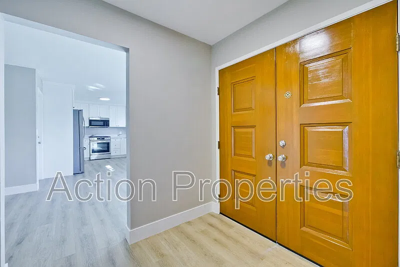 3 bed, 2.0 bath, 1600 sqft, $7,195 — Photo 3