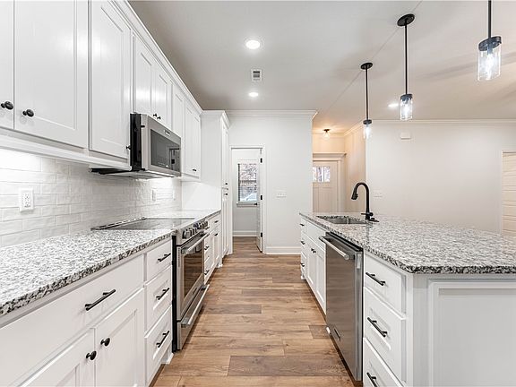 3rd image of 7 Glemsford Dr