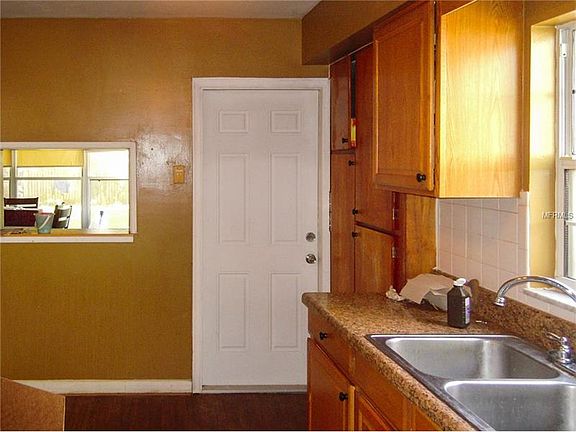 4th image of 9328 N Ashley St