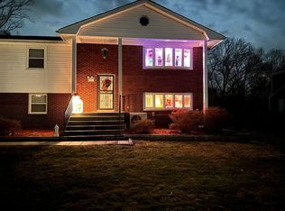 49 Oakridge Rd, North Salem, NY 10560