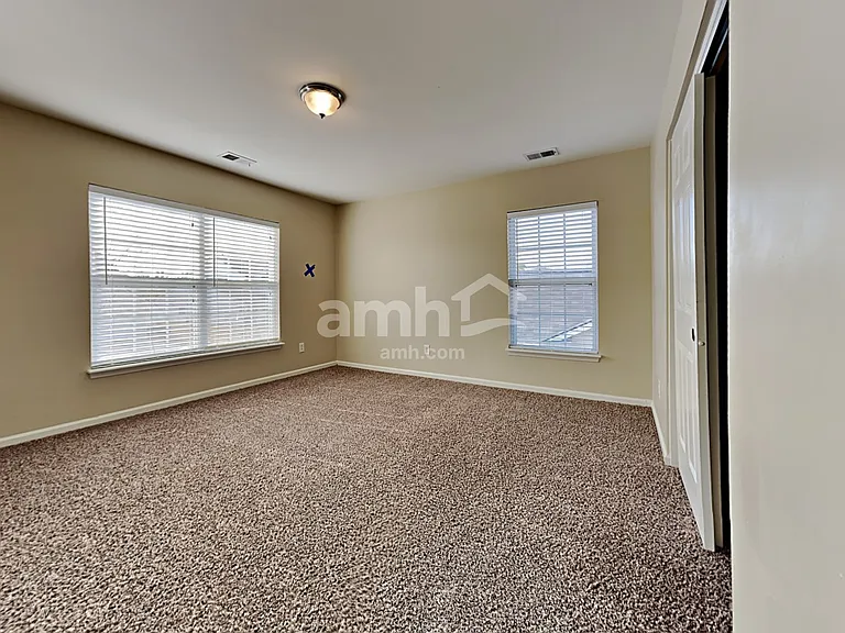 138 Decatur Dr — Photo 13