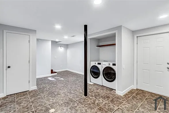 1328 Sharon St NW — Photo 22