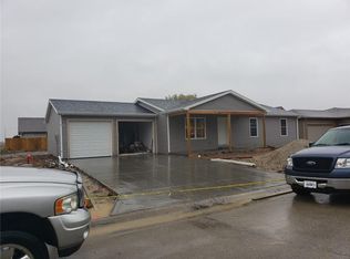 915 S Creek Dr E, Greensburg, IN 47240