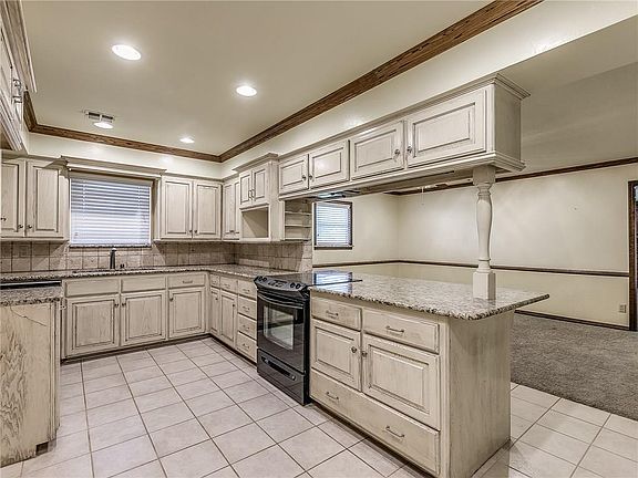 5th image of 3713 Larkwood Dr