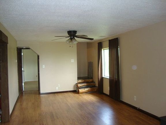 5th image of 285 Tucker Ln