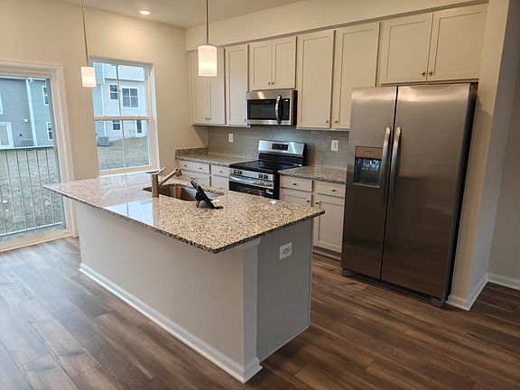 2nd image of 110 Kinkade Ct