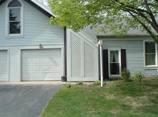 1773 Chateauridge Dr SW, Wyoming, MI 49519