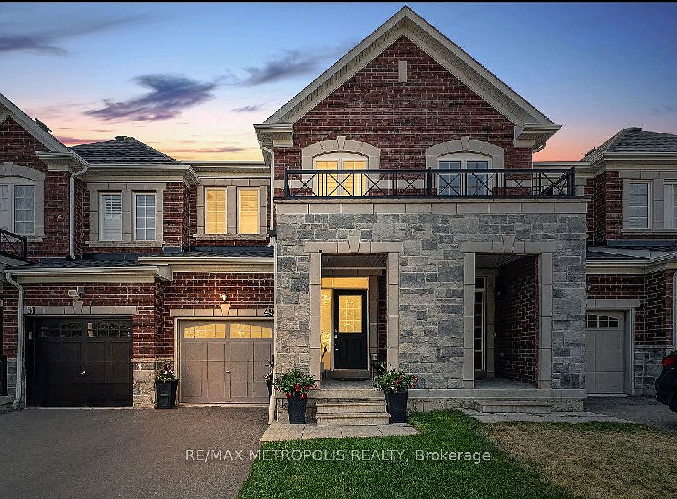 1st image of 49 Rimrock Cres