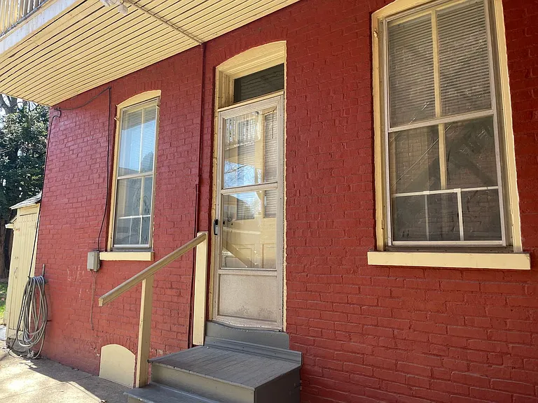 724 1st St. — Photo 14