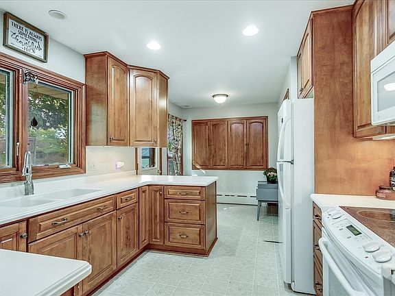 4th image of 478 1st St