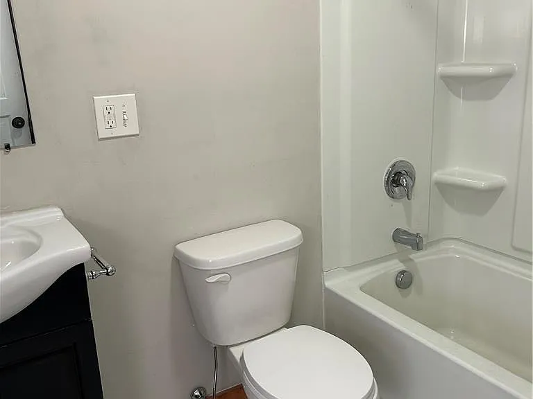 2406 Birch St — Photo 13