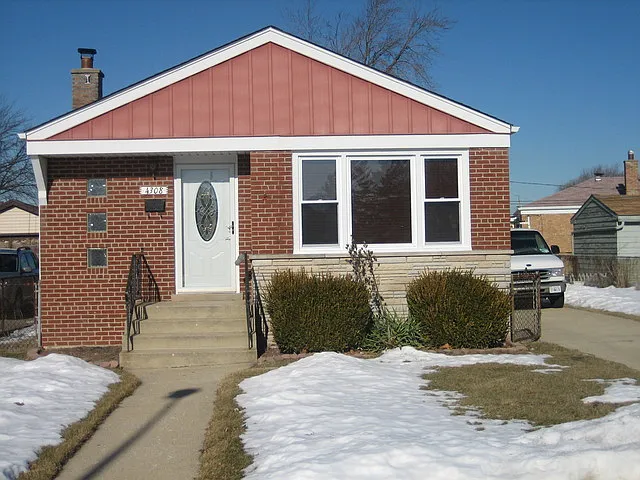 4308 W 81st St photo 1