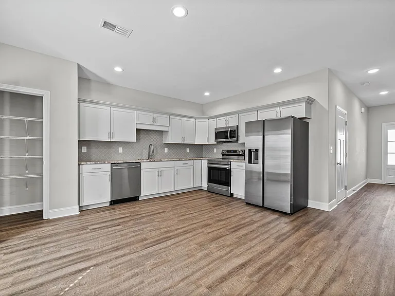 405 Shelby St #A — Photo 9